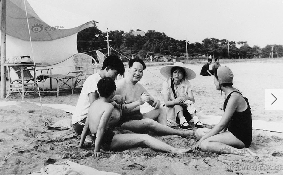 毛泽东是1954年才第一次来到北戴河的，住在张学良曾经住过的“章家楼”里。喜欢搏击风.png